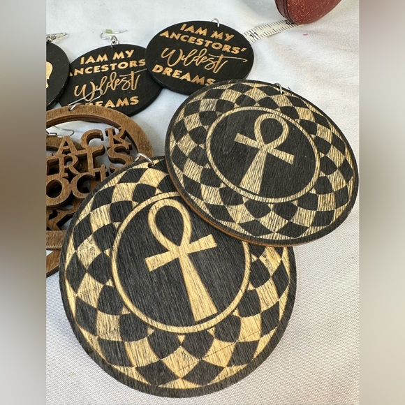 Large set of wooden ethnic vibe earrings BLM - Picture 5 of 5